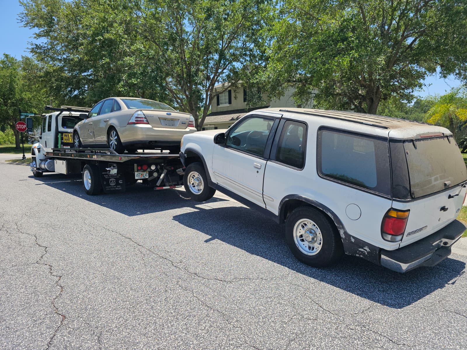 junk car removal service towing vehicle for cash in Central Florida