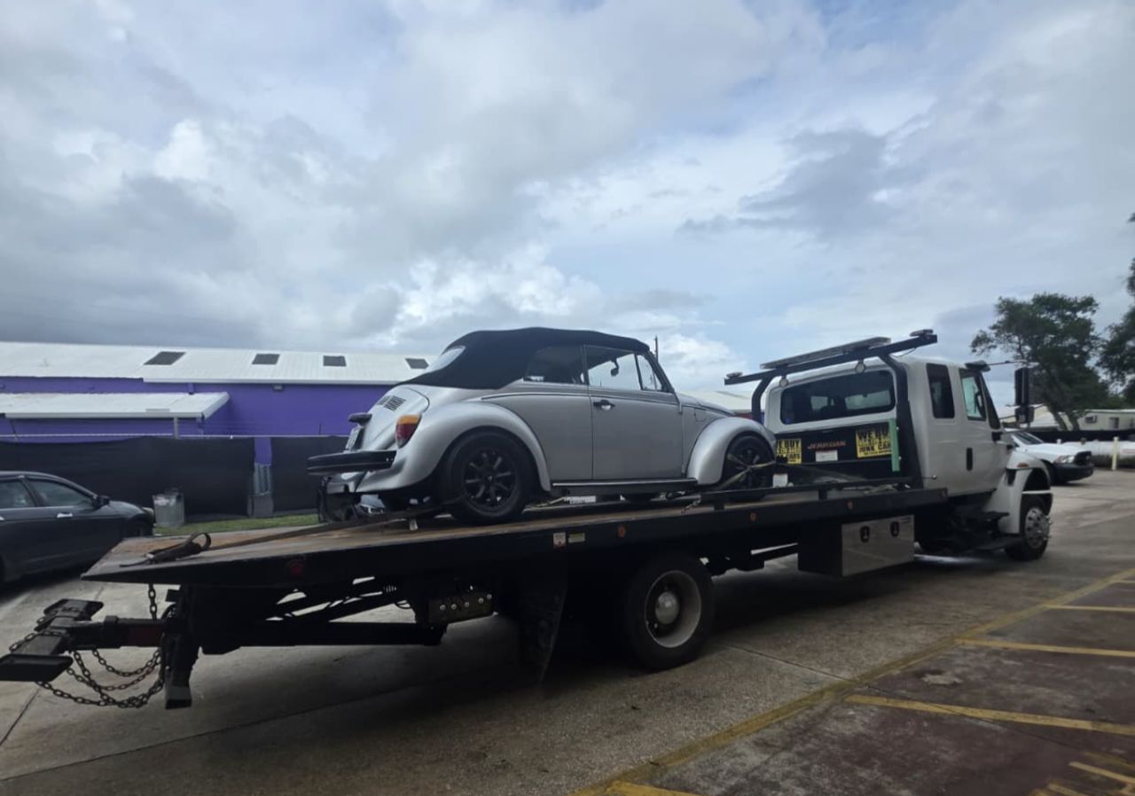 cash for junk cars towing service in Deltona FL with vehicle pickup