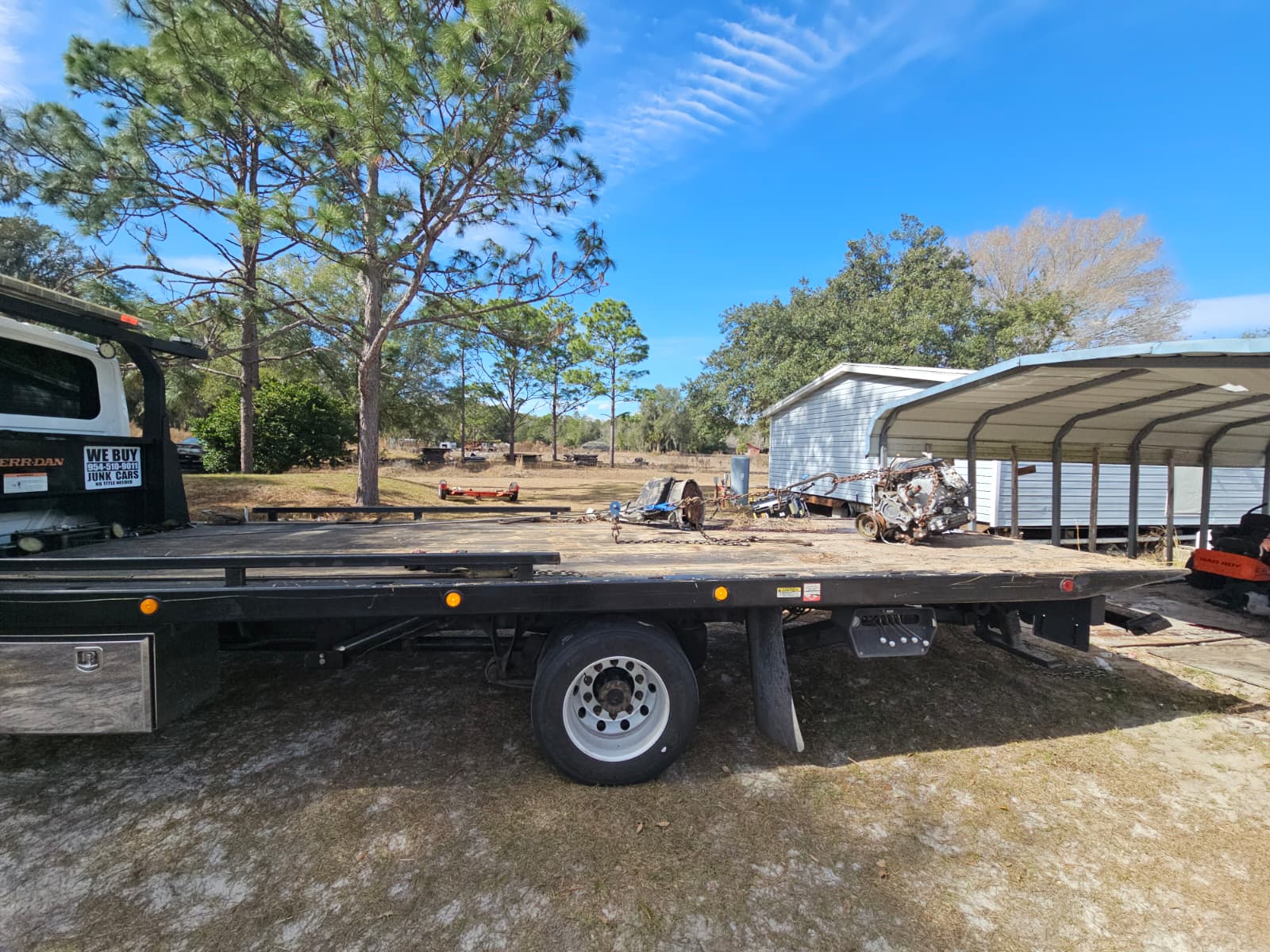 junk car removal service hauling scrap vehicle parts in Central Florida